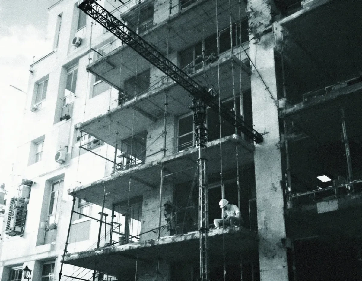 La Responsabilité des Constructeurs : Cadre Juridique, Obligations et Perspectives